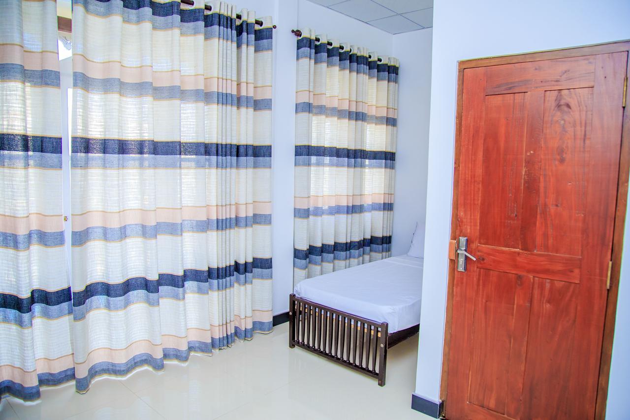 Ruki Sea Reach Hotel Kudapaduwa Buitenkant foto