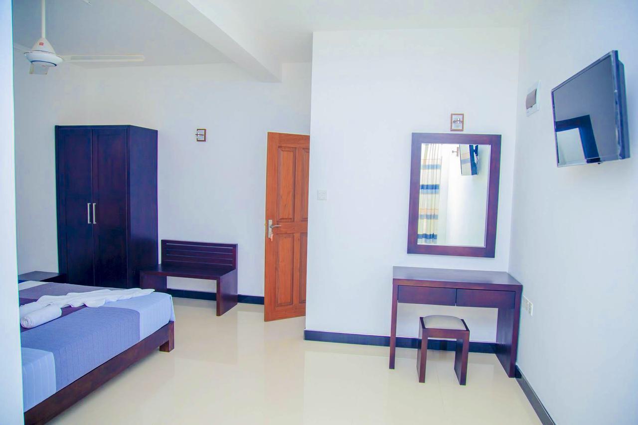 Ruki Sea Reach Hotel Kudapaduwa Buitenkant foto